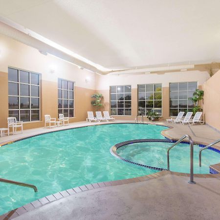 Hotel Baymont By Wyndham Plymouth Exterior foto
